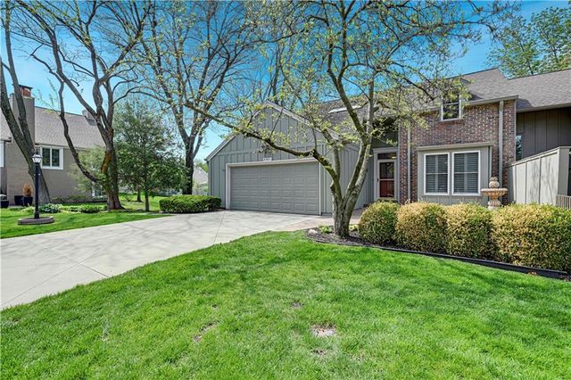 4421 W 112th Terrace, Leawood, KS 66211