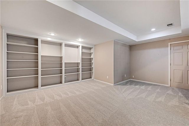 4421 W 112th Terrace, Leawood, KS 66211