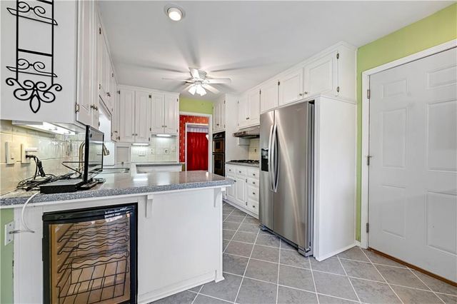 4421 W 112th Terrace, Leawood, KS 66211