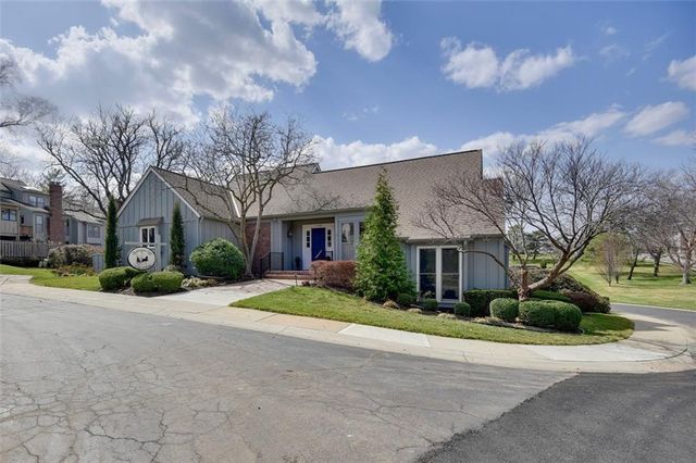 4421 W 112th Terrace, Leawood, KS 66211