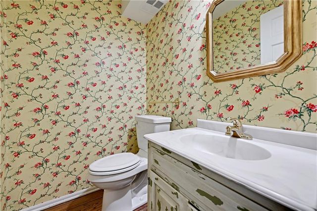 4421 W 112th Terrace, Leawood, KS 66211