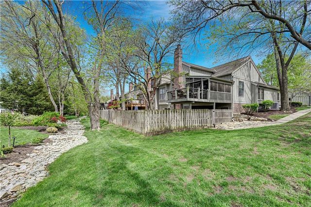 4421 W 112th Terrace, Leawood, KS 66211