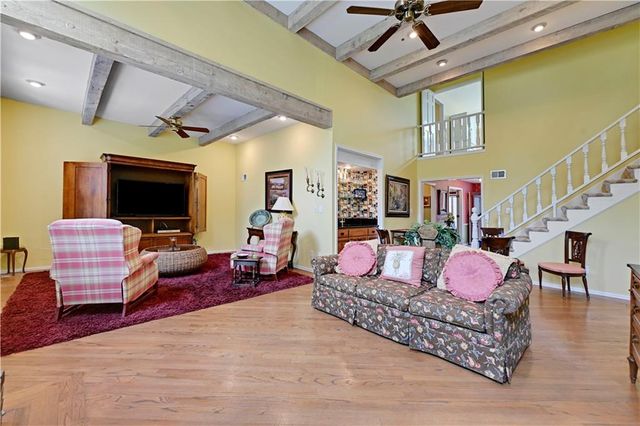 4421 W 112th Terrace, Leawood, KS 66211