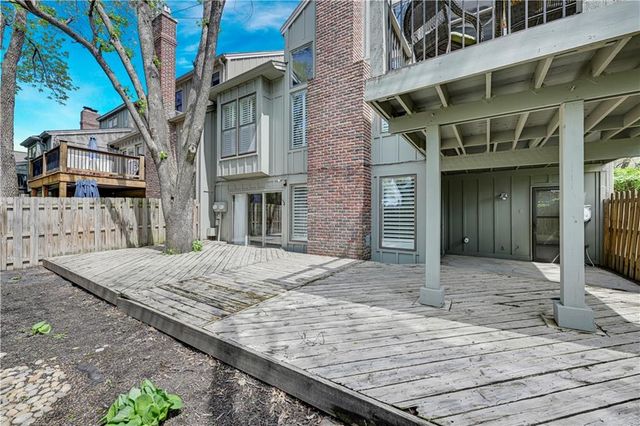 4421 W 112th Terrace, Leawood, KS 66211