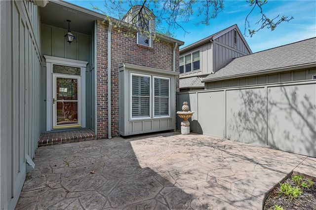 4421 W 112th Terrace, Leawood, KS 66211