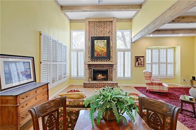 4421 W 112th Terrace, Leawood, KS 66211