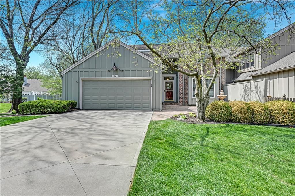 4421 W 112th Terrace, Leawood, KS 66211