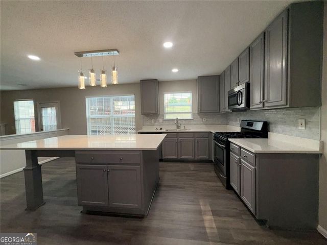 609 Vaughan Drive, Hampton, GA 30228