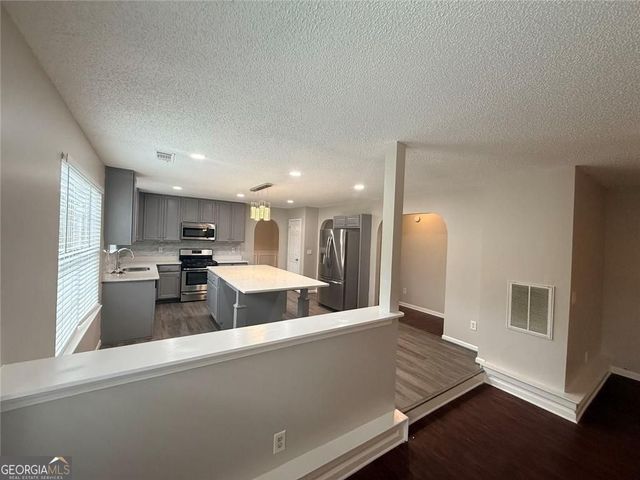 609 Vaughan Drive, Hampton, GA 30228