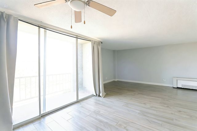 1043 S York Road 212, Bensenville, IL 60106