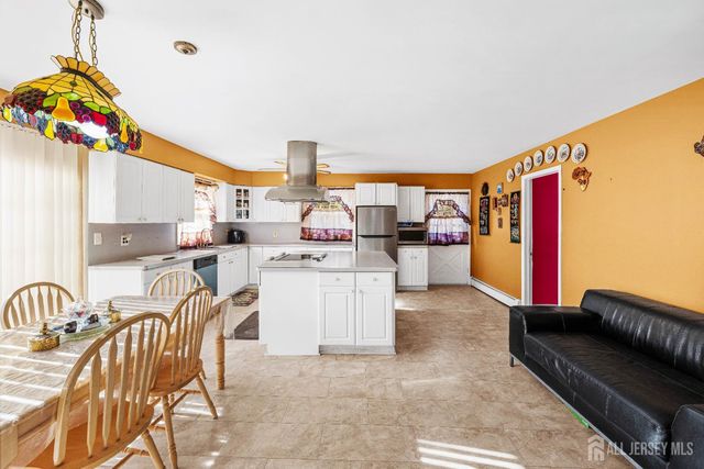 321 Manalapan Road, Spotswood, NJ 08884