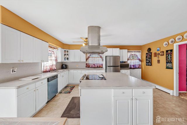 321 Manalapan Road, Spotswood, NJ 08884