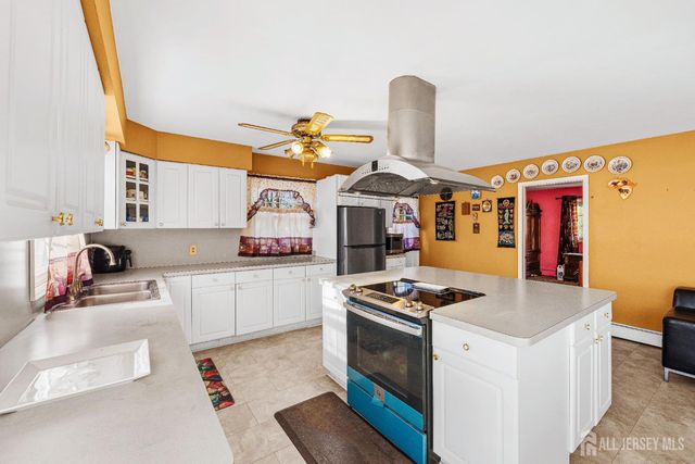 321 Manalapan Road, Spotswood, NJ 08884