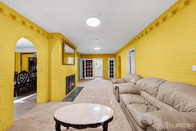 321 Manalapan Road, Spotswood, NJ 08884