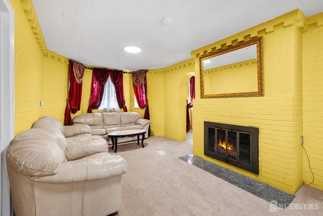 321 Manalapan Road, Spotswood, NJ 08884