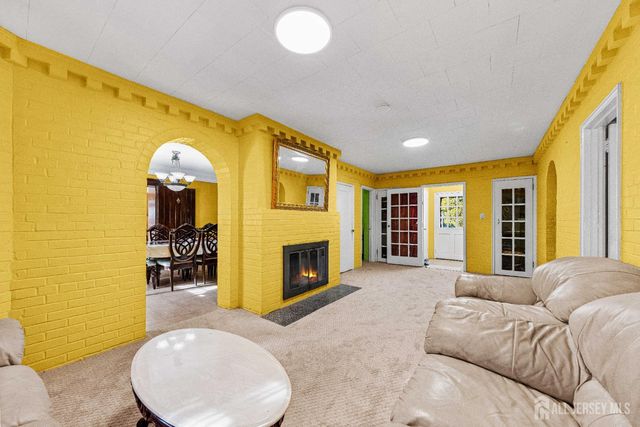 321 Manalapan Road, Spotswood, NJ 08884