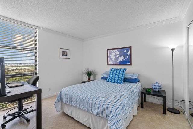 20379 W Country Club Drive 2039, Aventura, FL 33180