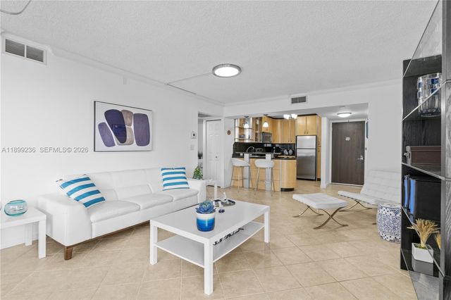 20379 W Country Club Drive 2039, Aventura, FL 33180