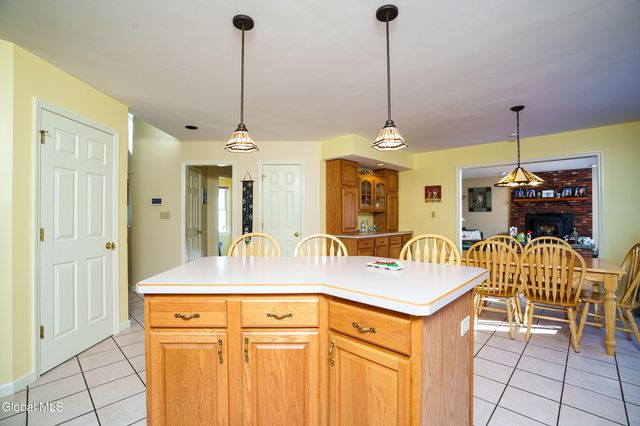 7 Edward Drive, Sand Lake, NY 12196