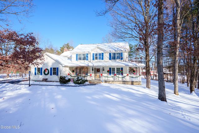 7 Edward Drive, Sand Lake, NY 12196