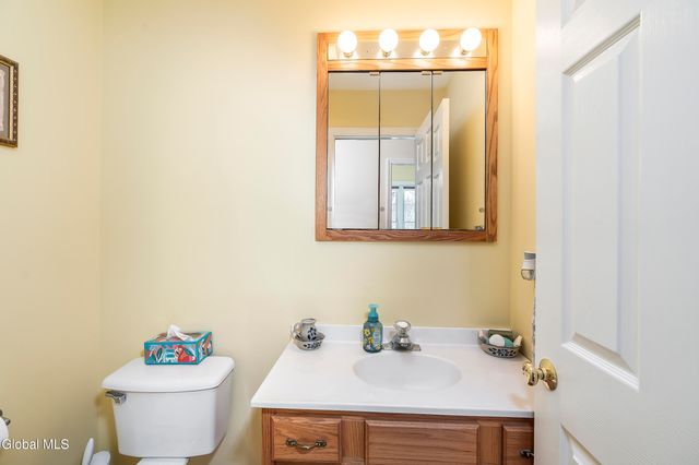 7 Edward Drive, Sand Lake, NY 12196