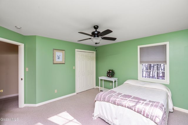 7 Edward Drive, Sand Lake, NY 12196