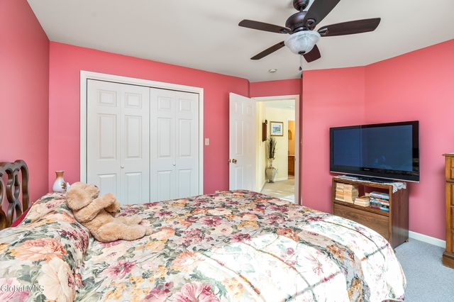 7 Edward Drive, Sand Lake, NY 12196