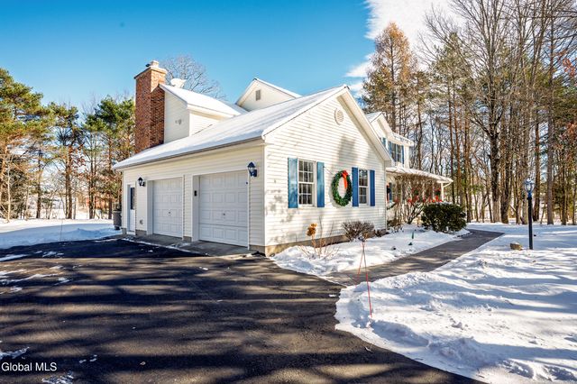 7 Edward Drive, Sand Lake, NY 12196