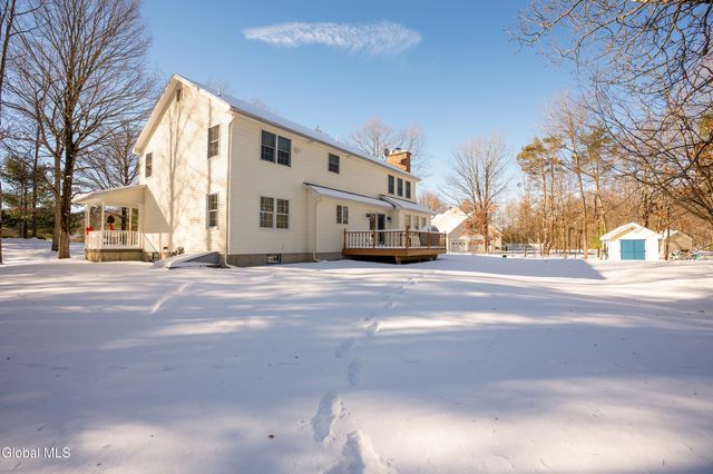 7 Edward Drive, Sand Lake, NY 12196