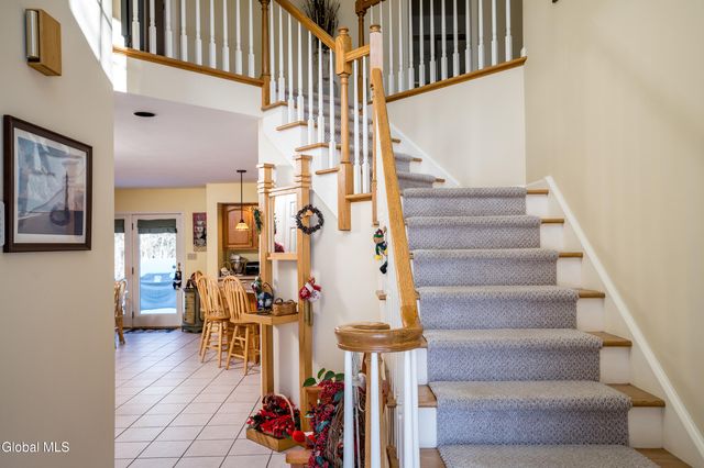 7 Edward Drive, Sand Lake, NY 12196