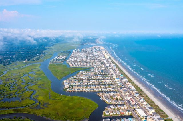 1128 Beach Way Ln., North Myrtle Beach, SC 29582