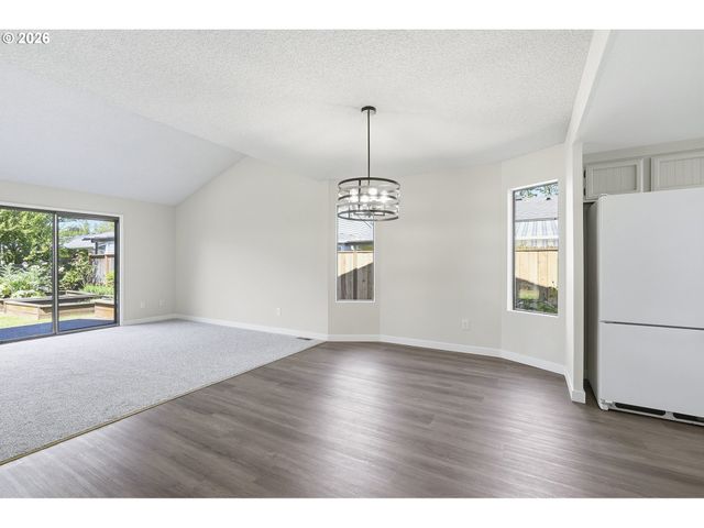 9445 Sw SUMMERFIELD Dr, Tigard, OR 97224