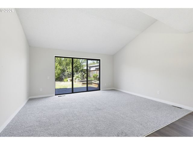 9445 Sw SUMMERFIELD Dr, Tigard, OR 97224