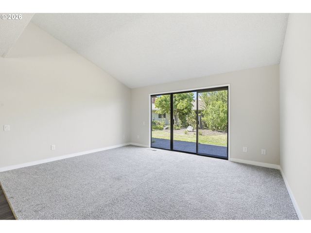 9445 Sw SUMMERFIELD Dr, Tigard, OR 97224