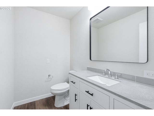 9445 Sw SUMMERFIELD Dr, Tigard, OR 97224