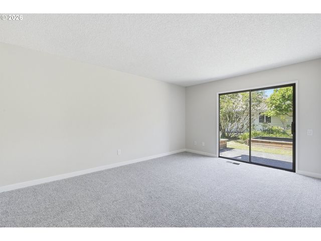 9445 Sw SUMMERFIELD Dr, Tigard, OR 97224