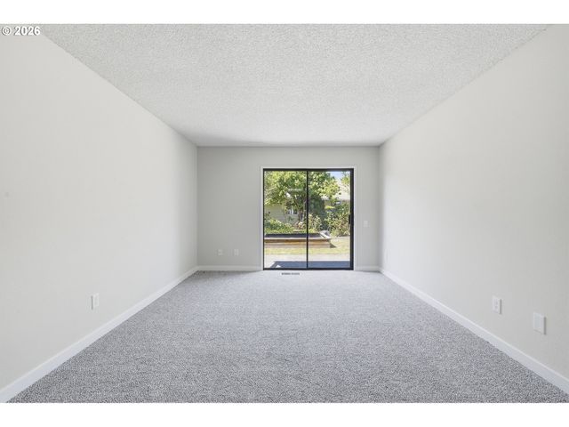 9445 Sw SUMMERFIELD Dr, Tigard, OR 97224
