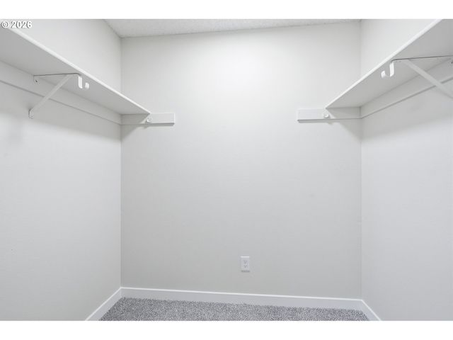 9445 Sw SUMMERFIELD Dr, Tigard, OR 97224