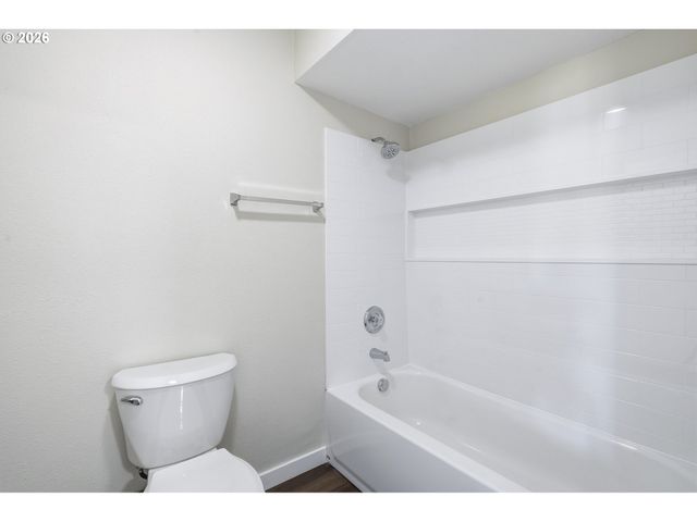 9445 Sw SUMMERFIELD Dr, Tigard, OR 97224