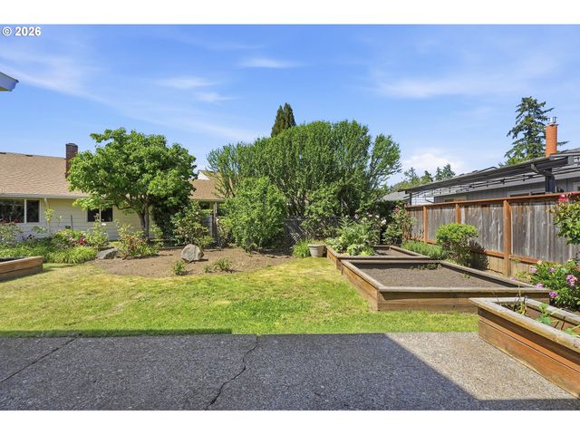 9445 Sw SUMMERFIELD Dr, Tigard, OR 97224