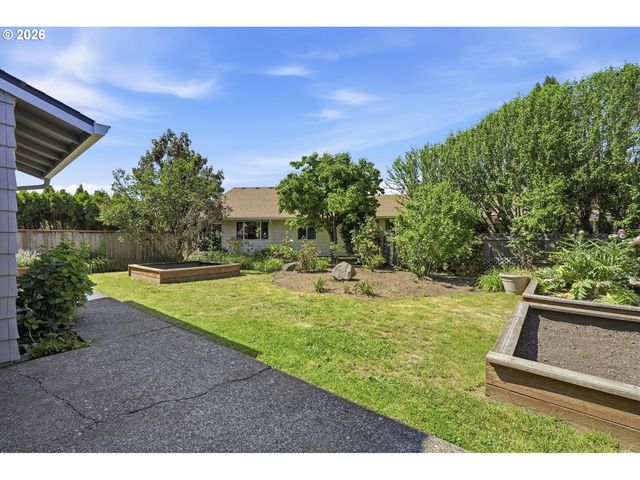 9445 Sw SUMMERFIELD Dr, Tigard, OR 97224
