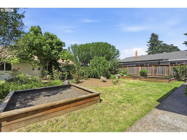 9445 Sw SUMMERFIELD Dr, Tigard, OR 97224
