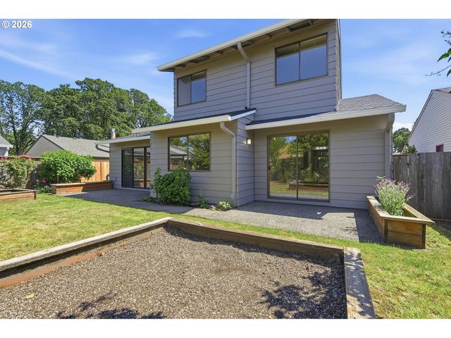 9445 Sw SUMMERFIELD Dr, Tigard, OR 97224