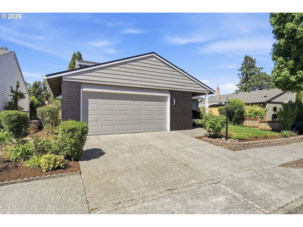 9445 Sw SUMMERFIELD Dr, Tigard, OR 97224
