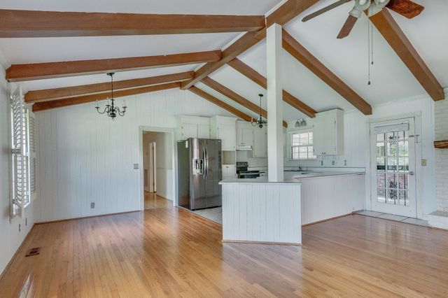 327 Westchester Dr, Madison, TN 37115