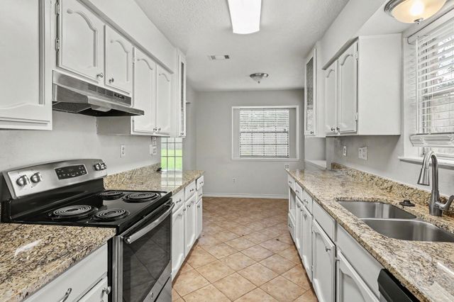 16422 Hibiscus Lane, Friendswood, TX 77546