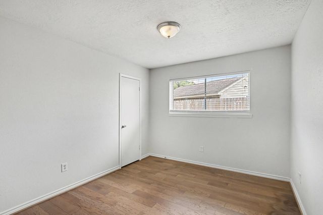 16422 Hibiscus Lane, Friendswood, TX 77546