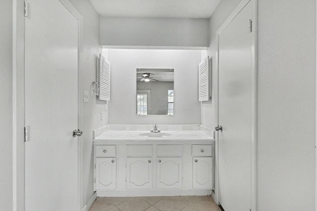 16422 Hibiscus Lane, Friendswood, TX 77546