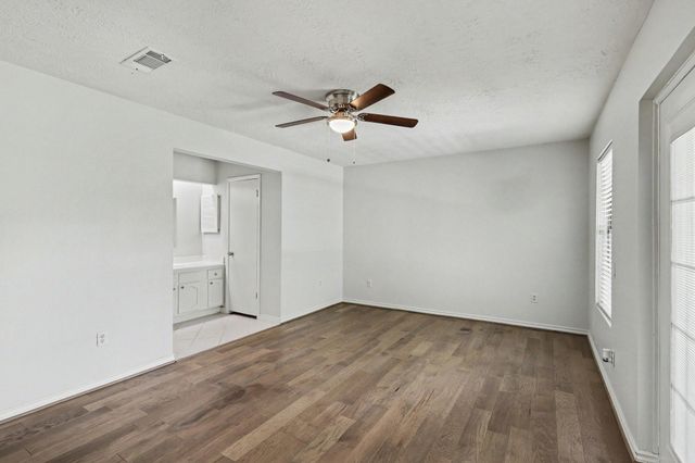 16422 Hibiscus Lane, Friendswood, TX 77546