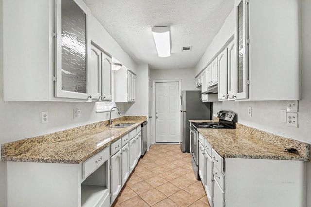 16422 Hibiscus Lane, Friendswood, TX 77546